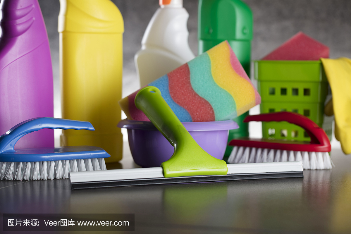 清潔產品。家里清潔。排版。