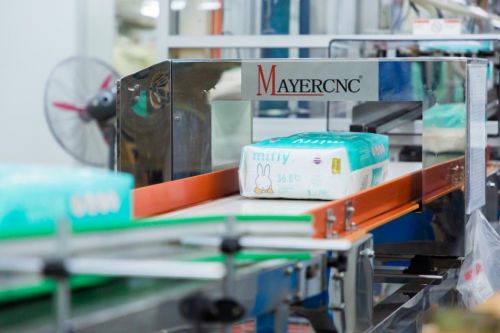 引入機(jī)械臂自動設(shè)備,米菲紙尿褲新增一道衛(wèi)生防線